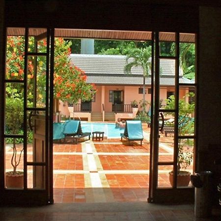 Baan Nern Sai Resort Пхукет Екстер'єр фото